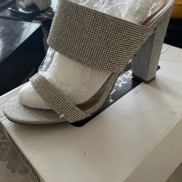 New in the box - Picture 2 of 11